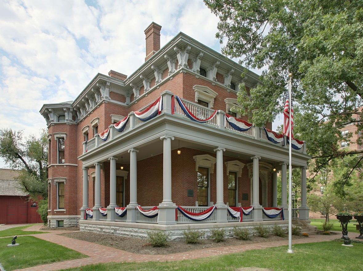 z 1200px-Benjamin_Harrison_Home