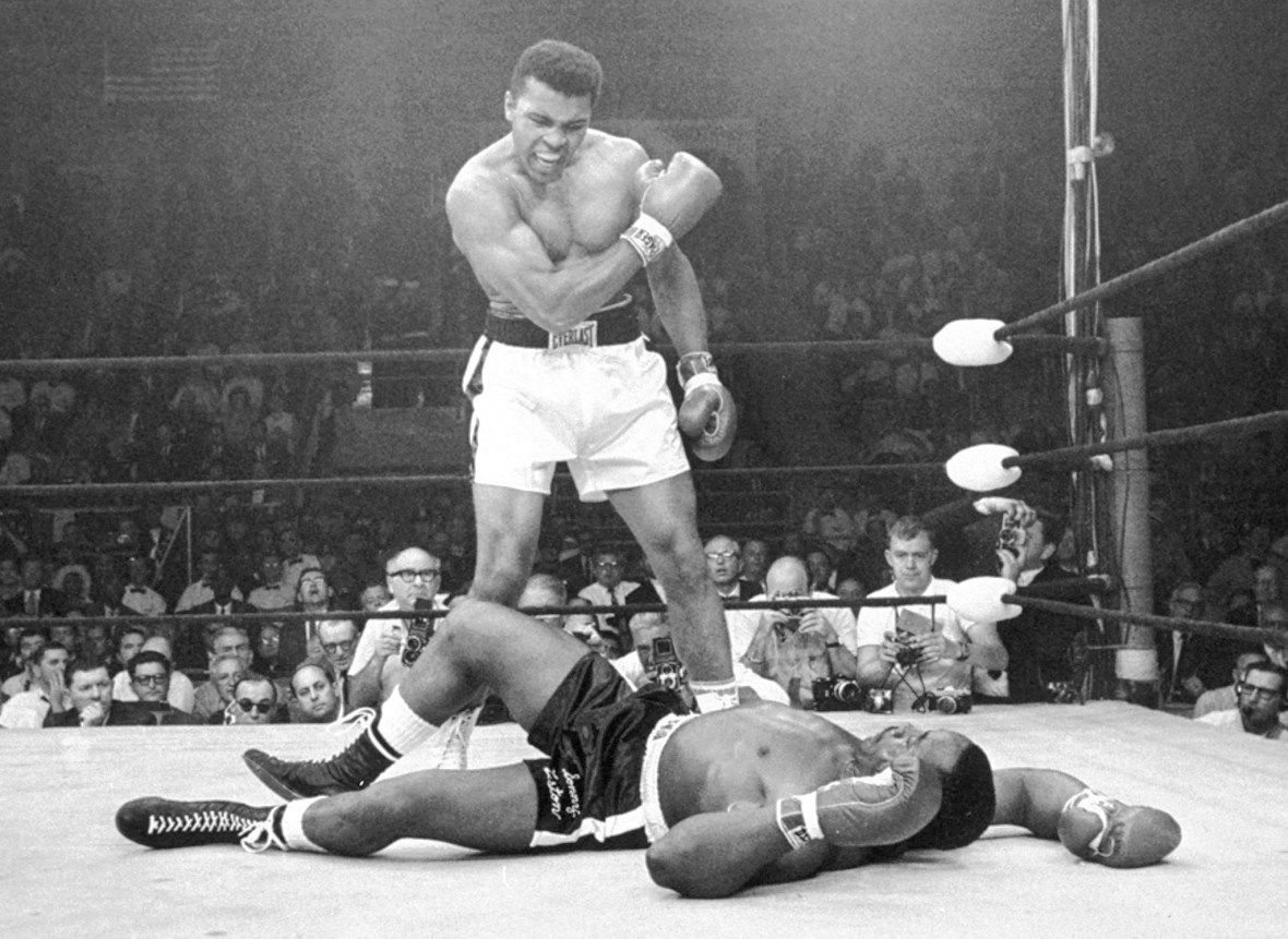ct-prj-phantom-punch-muhammad-ali-sonny-liston-20151203