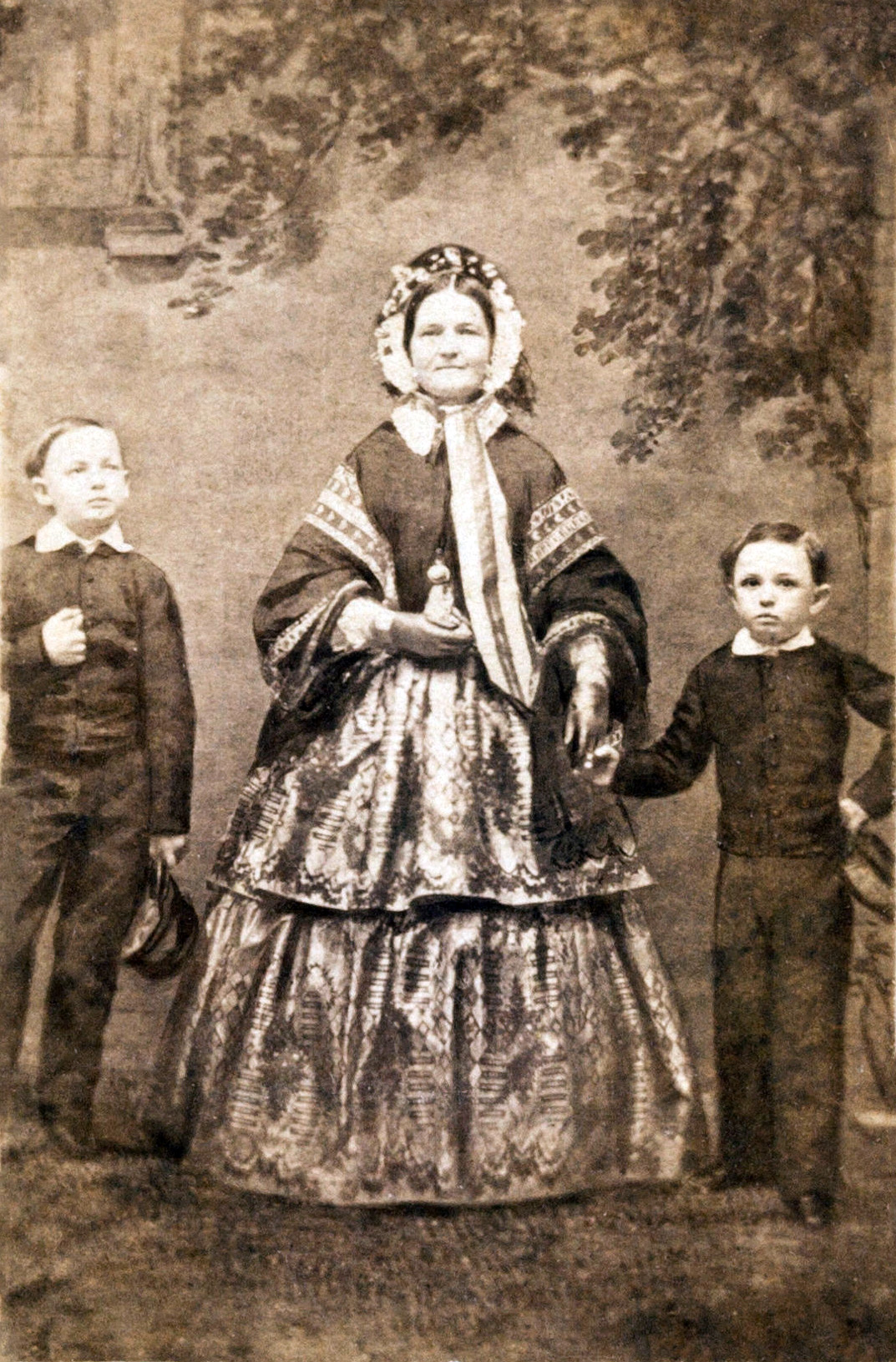 Mary,_Willie,_and_Tad_Lincoln,_c1860