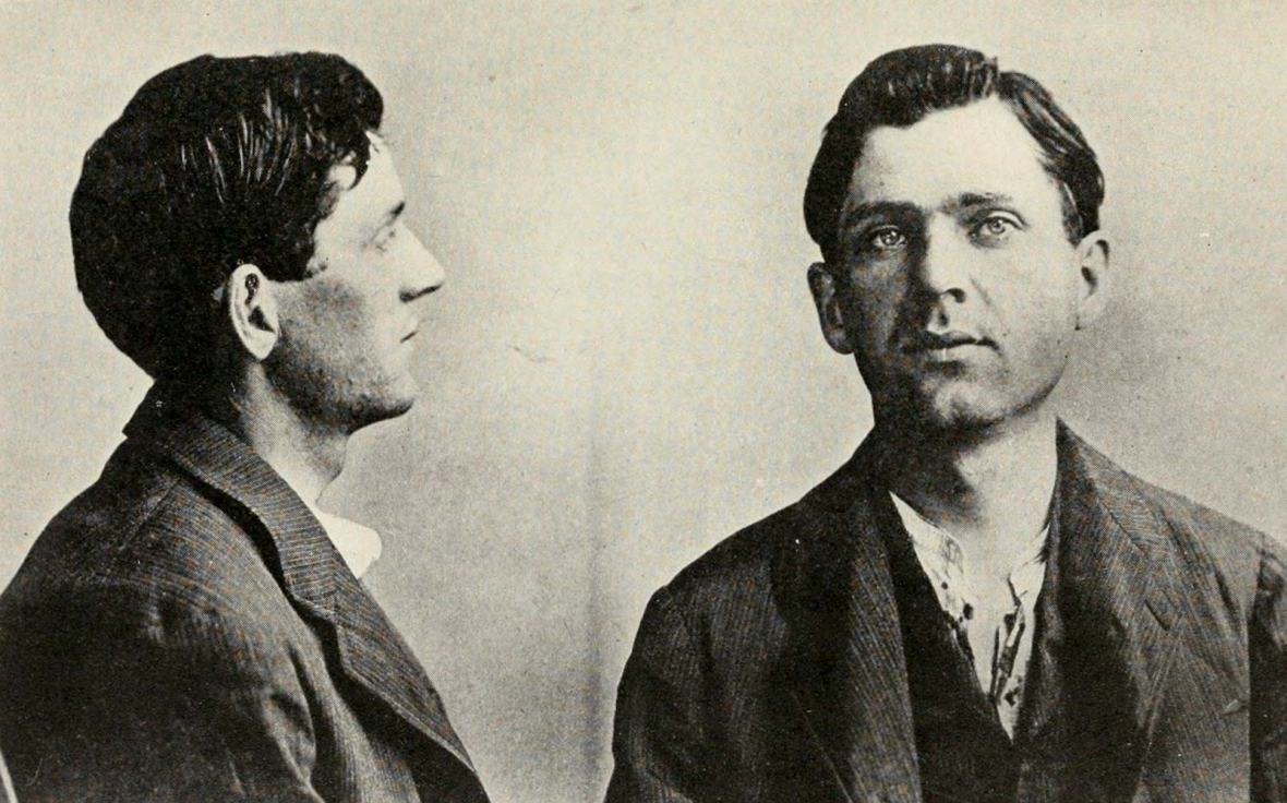 z Leon-Czolgosz-police-mug-shot-Pres-William-September-1901